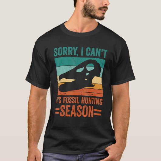 残念ながら化石狩りシーズンのレトロフォス Tシャツ (正面)