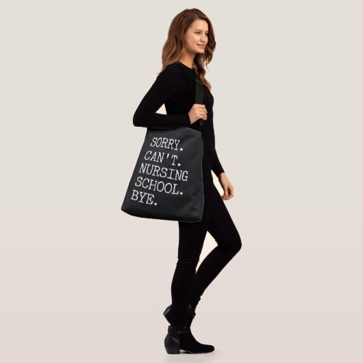 残念ながら看護学校バイ学生おもしろいナース クロスボディバッグ (モデル)