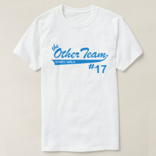 残念なが遊ら、他のチームのLGBTQ Tシャツ