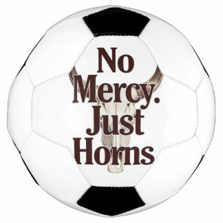 残虐な角を持つロングホーンのドクロ No Mercy Just Horns サッカーボール