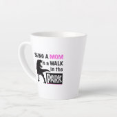 母おもしろいである恐竜が公園を散歩する カフェラテマグ (左アングル)