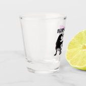 母おもしろいである恐竜が公園を散歩する ショットグラス (左)