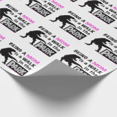 母おもしろいである恐竜が公園を散歩する ラッピングペーパー (角)