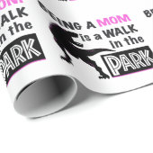 母おもしろいである恐竜が公園を散歩する ラッピングペーパー (ロールコーナー)