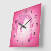 母およびかわいいベビーのキリン|のいちごの氷のピンク スクエア壁時計 (傾斜)