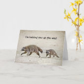 母およびベビーのアライグマ カード (黄色い花)