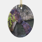 母およびベビーのカバのオーナメント セラミックオーナメント (右)