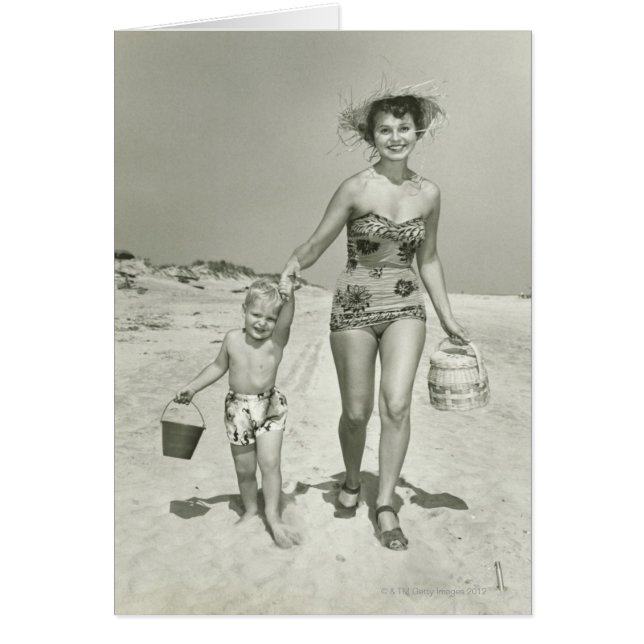 母および息子の歩く (正面)