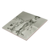 母および息子の歩く タイル (側面)