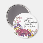 母が子どものハートを抱く マグネット (正面/裏面)