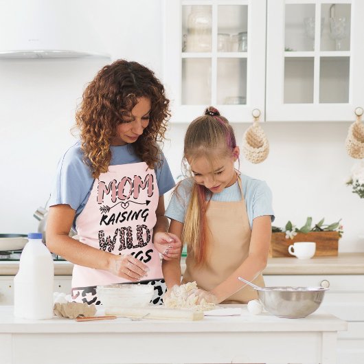 母が野生の物を育てる引用文おもしろいレオパード印刷 エプロン