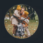 「母さんあなたは最高の」写真パーソナライズされた ラウンド壁時計<br><div class="desc">母の日、クリスマス、誕生日などのための完璧な贈り物のために、この美しいデザインに母のための写真とメッセージを追加。</div>