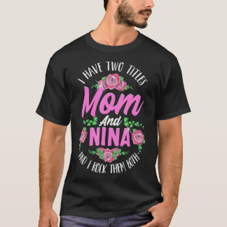 母とニーナかわいい母の日のギの2つのタイトルを持っている Tシャツ