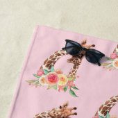 母とベビーキリンのペアかわいい水色パターン ビーチタオル (インサイチュ)