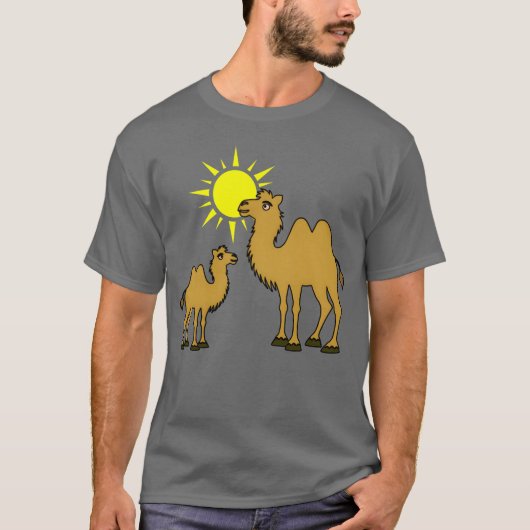 母とベビーラクダとサンギフト Tシャツ (正面)