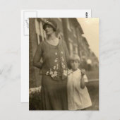 母と建物 ポストカード (正面/裏面)