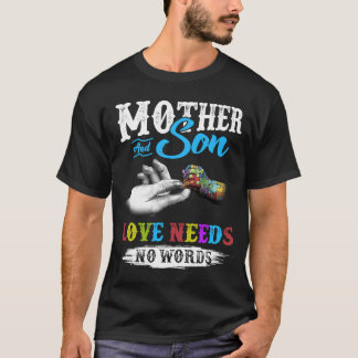 母と息子の愛は言葉を必要としない自閉症を待つ Tシャツ
