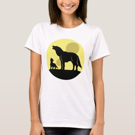 母と狼の子犬 Tシャツ (正面)
