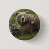 母と赤らむヒグマ 缶バッジ (正面)