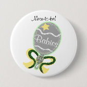 母になるイエロースターグリーンボウベビーラトルシャワー 缶バッジ (正面)