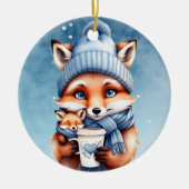 母のキツネとベビーでブルーハットとスカーフコーヒー セラミックオーナメント (正面)