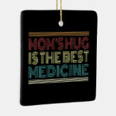 母のハグは医学最高のの引用文 |オーナメント セラミックオーナメント (右)
