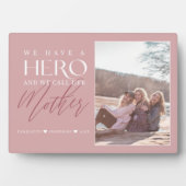 母の写真記念にヒーローを呼ぶ フォトプラーク (正面)