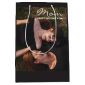 母の幸せな母の日最高の友人写真 ミディアムペーパーバッグ (正面)