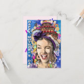 母の日のカードと幸せな女性 – おもしろい カード (正面/裏面インサイチュ)