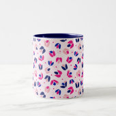 母の日のフローラモダンピンクブルーカスタム ツートーンマグカップ (中央)