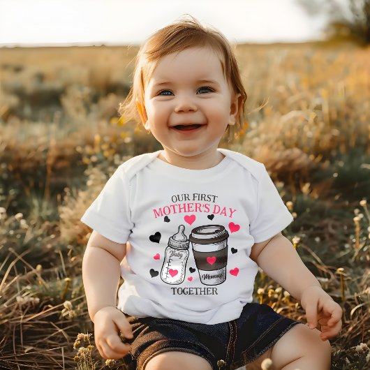 母の日のベビーボトルとコーヒーカップ ベビーボディスーツ