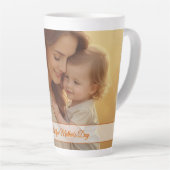 母の日の愛 – 純粋な喜びの瞬間 カフェラテマグ (右アングル)