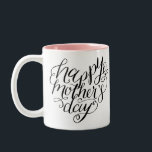 母の日の手書き書 ツートーンマグカップ<br><div class="desc">ハートの形をした書道の台本に「母の日を幸せモダンに」と書かれた私の手のレタリングをフィーチャー。お店に行ってもっと見に！</div>