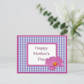 母の日の紫の花 & ギンガム デザイン ポストカード (スタンド正面)