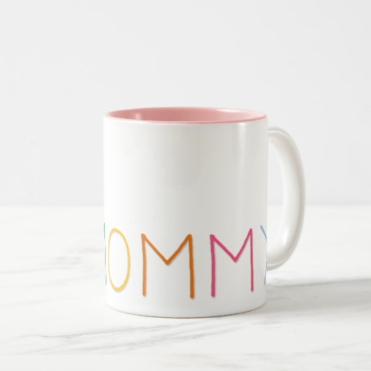 母の日愛お母さんの赤いハートのカラフルの文字 ツートーンマグカップ (正面右)