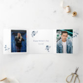 母の日4フォトトリフォールドカードブルーフローラ 三つ折りクリスマスカード (内部)