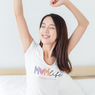 母の生活とピンクのハートと名前をカスタムする Tシャツ