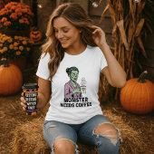 母はコーヒーハロウィンシャツが必要;母のためのギフト Tシャツ