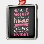 母は花に似ている メタルオーナメント (左)