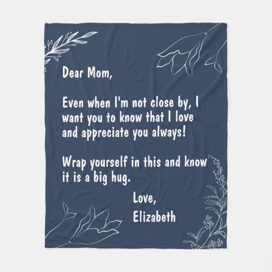 母への贈り物ネイビーパーソナライズされたブルーレター フリースブランケット (正面)