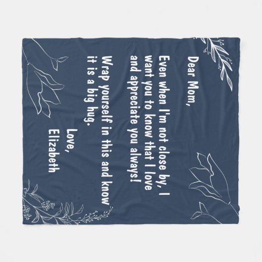 母への贈り物ネイビーパーソナライズされたブルーレター フリースブランケット (正面(横))