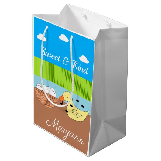 母アヒルが卵を歌う ミディアムペーパーバッグ (裏面アングル)