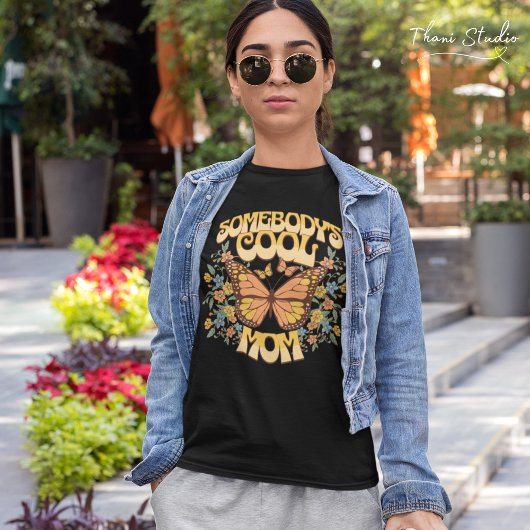 母クール蝶ワイルドフラワーヴィンテージレトロ Tシャツ