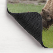 母グリズリーベアと双子の赤ちゃん マウスパッド (コーナー)