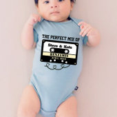 母パーソナライズされたとパパの完璧な組み合わせ ベビーボディスーツ