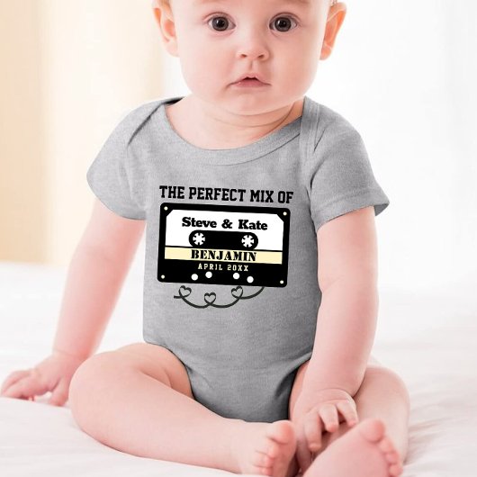母パーソナライズされたとパパの完璧な組み合わせ ベビーボディスーツ
