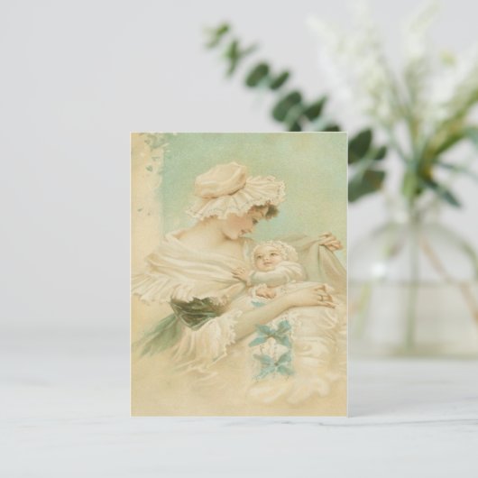 母ビクトリアンが子の母の日のカードを持つ ポストカード (スタンド正面)