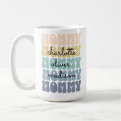 母モダン母の子供が母の日の贈り物に名前 コーヒーマグカップ (左)