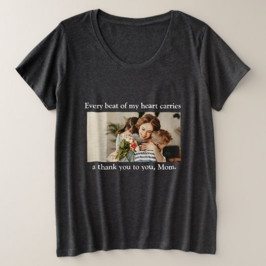 母ユニークの日の贈り物の驚き プラスサイズTシャツ (デザイン正面)