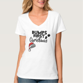 母性は初めてのクリスマスをぶつけます Tシャツ